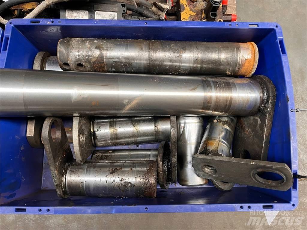 CAT 323D navler その他部品