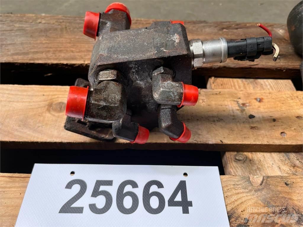 CAT 323D ventil 油圧機