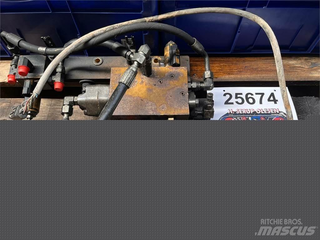 CAT 323D ventilgruppe-CON 油圧機