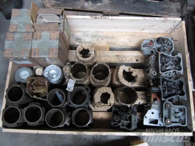 Deutz 912 cylinder エンジン