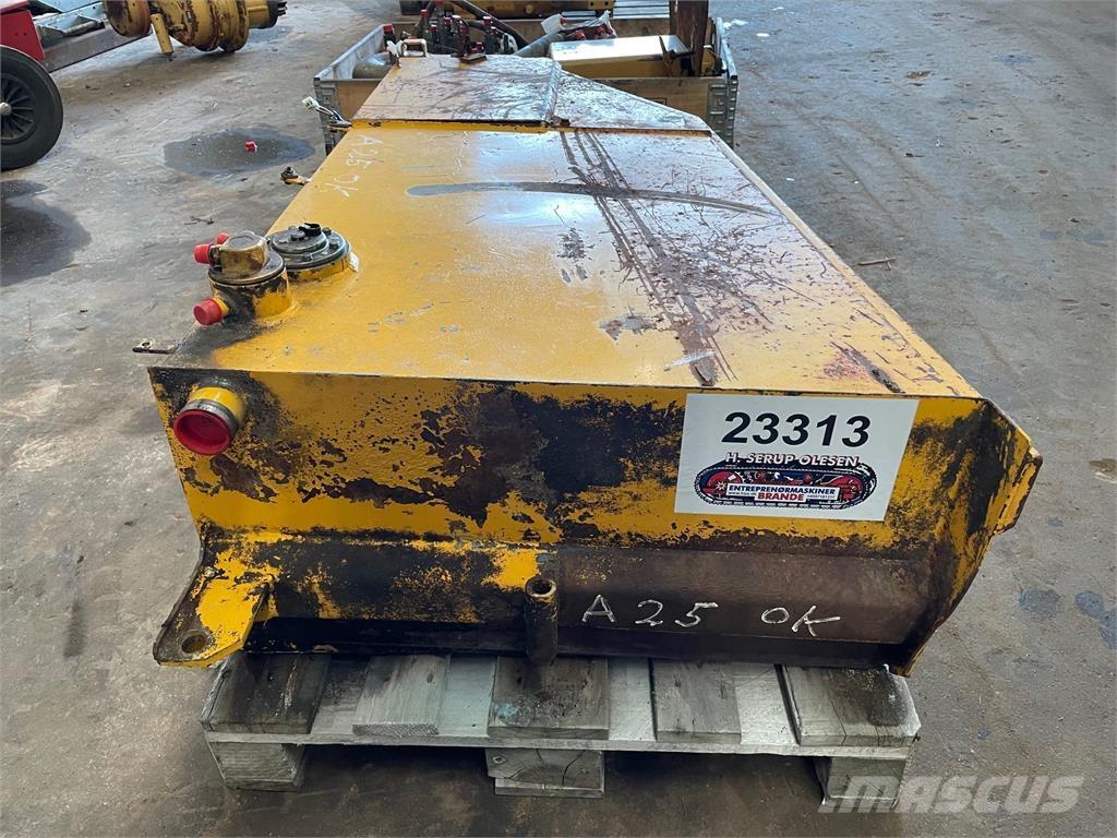  Dieseltank ex. Volvo A25 その他部品