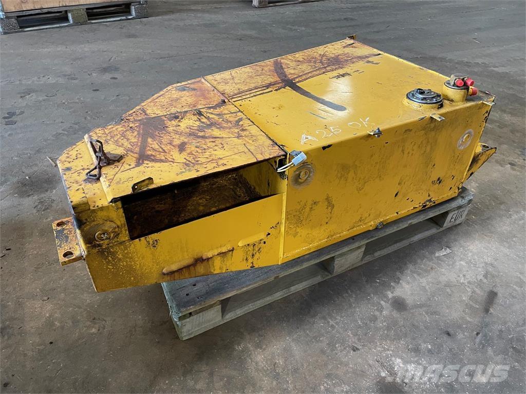 Dieseltank ex. Volvo A25 その他部品