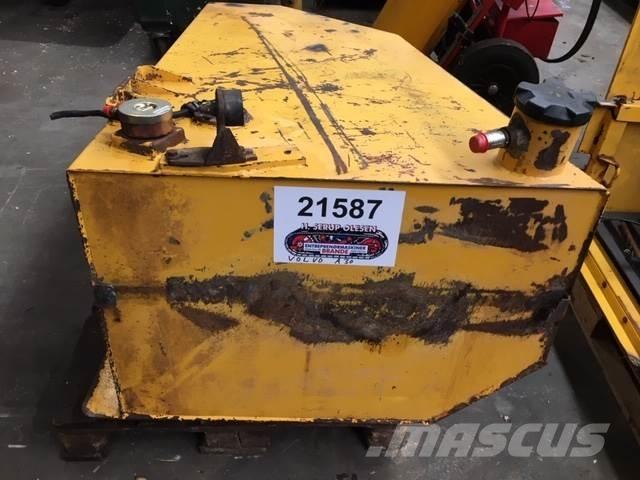  Dieseltank ex. Volvo A30 その他部品