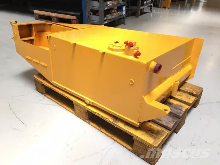  Dieseltank Volvo A25 その他部品