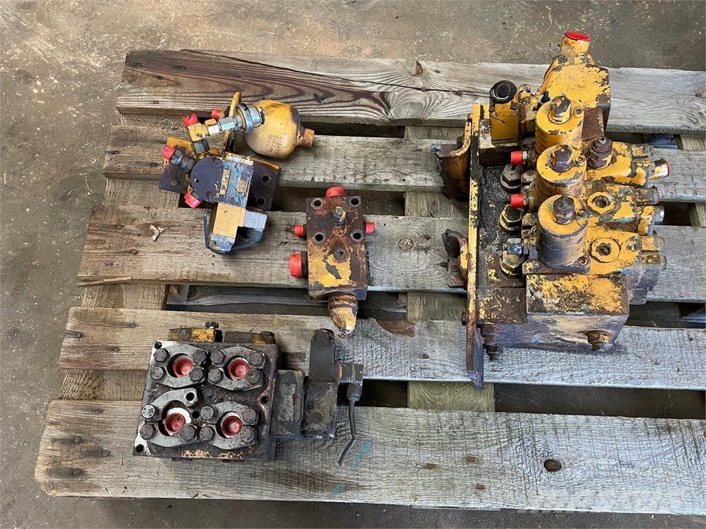  Diverse dele ex. Cat 206 油圧機