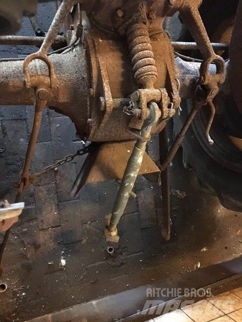 Ferguson traktor, Benzin 建設機械 -　その他