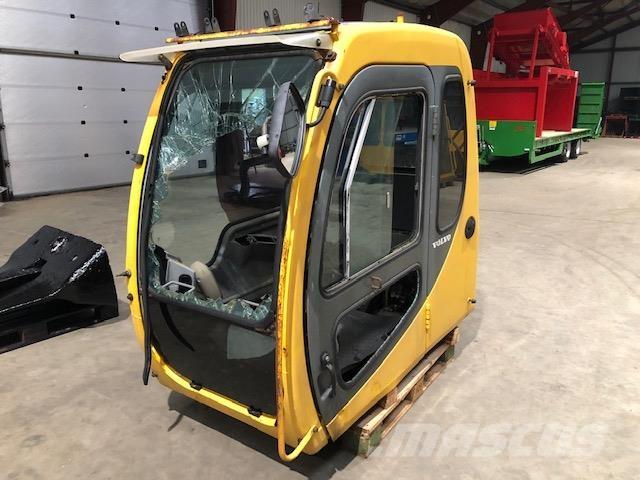  Førerhus ex. Volvo EC240LC その他部品