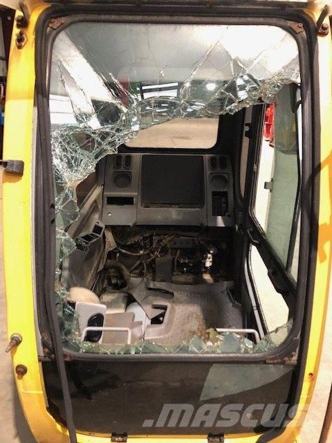  Førerhus ex. Volvo EC240LC その他部品