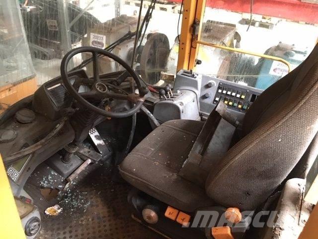  Førerhus ex. Volvo L180C その他部品