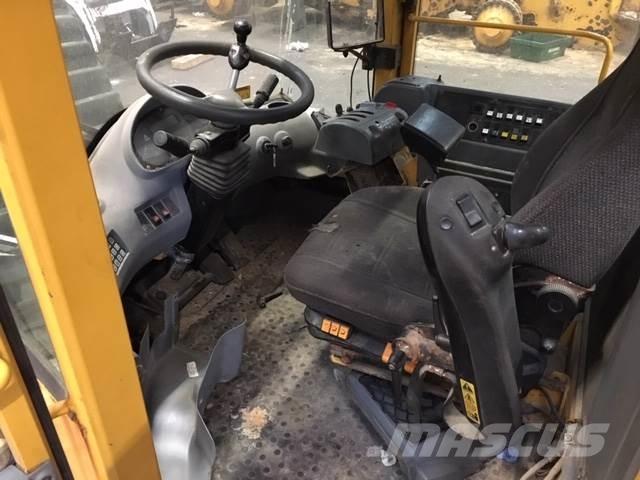  Førerhus ex. Volvo L180E その他部品