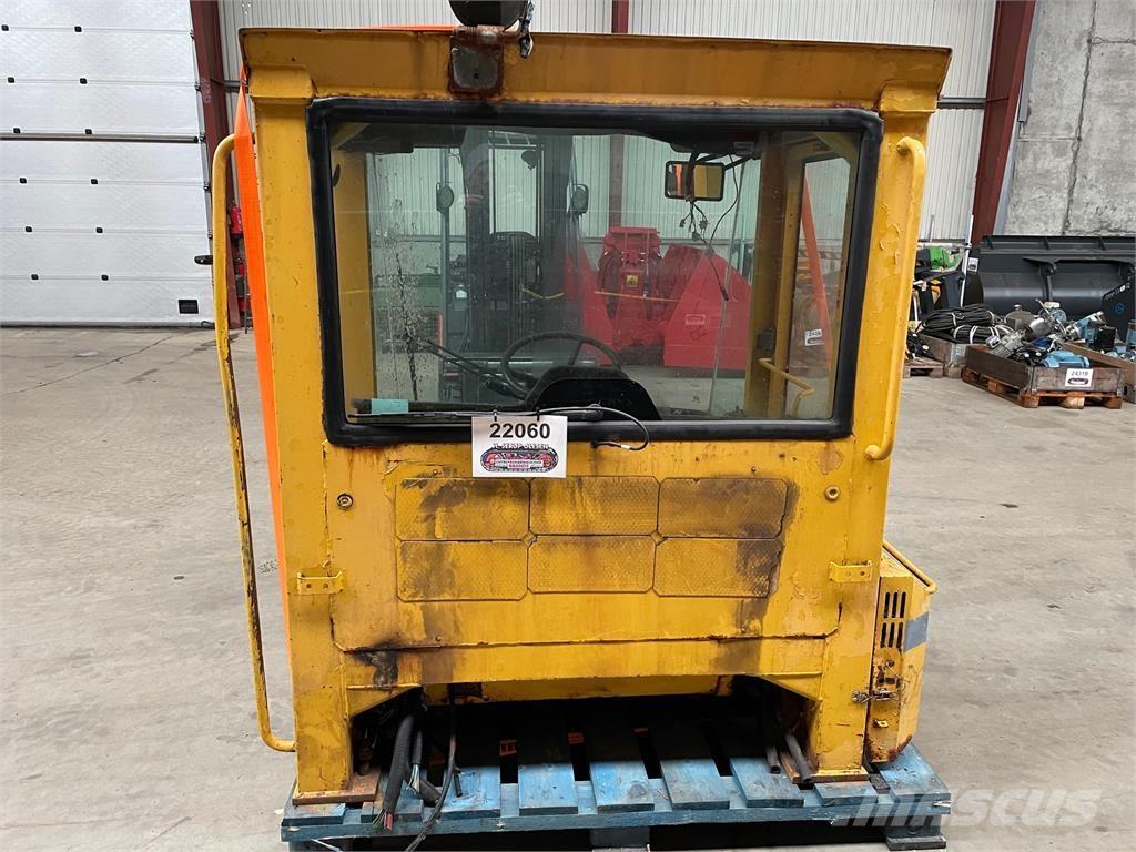  Førerhus ex. Volvo L90B その他部品