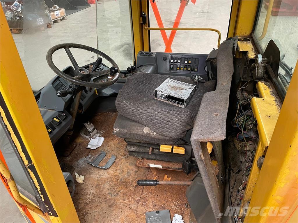  Førerhus ex. Volvo L90B その他部品