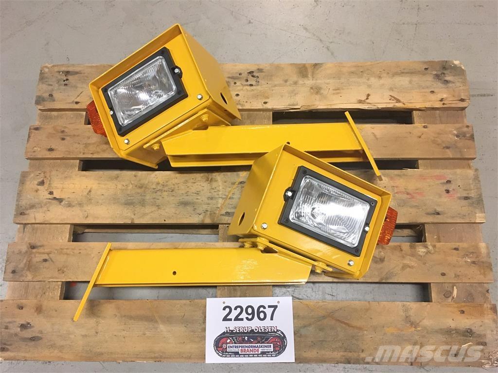  Forlygter Volvo L180E その他部品