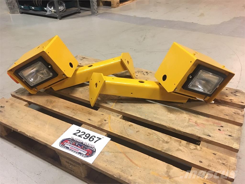  Forlygter Volvo L180E その他部品