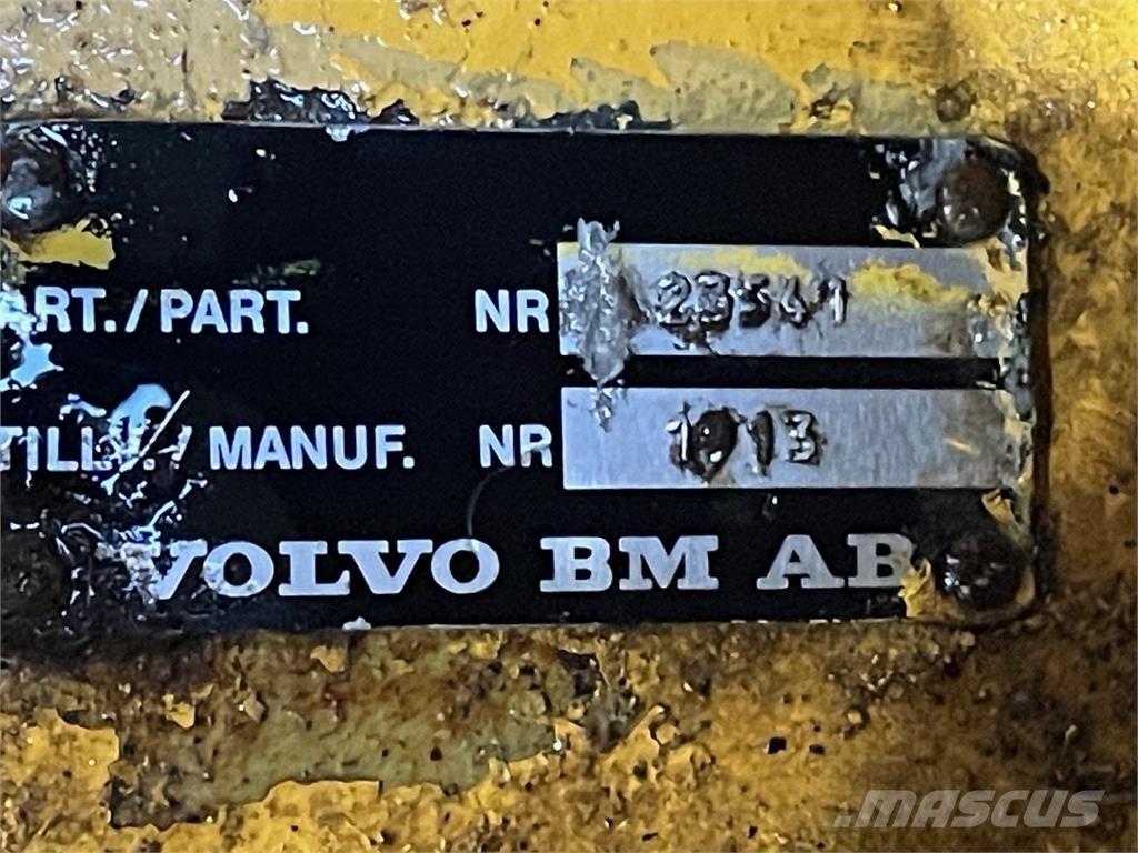  Frontaksel ex. Volvo 4400 アクスル