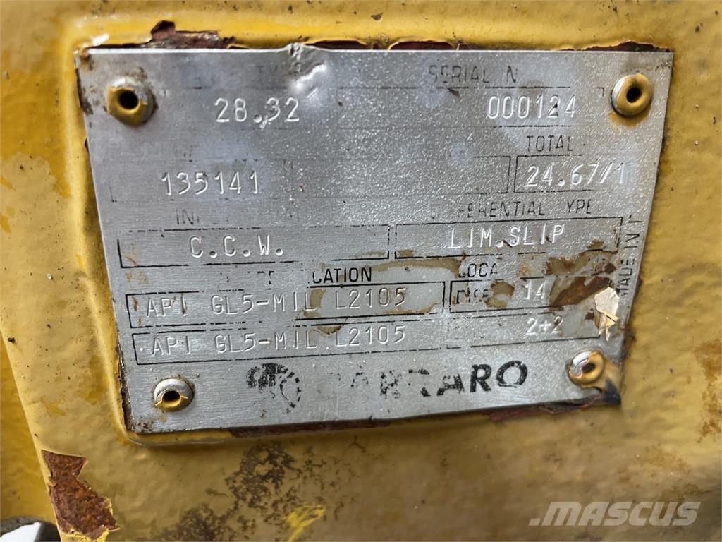 Hydrema 906B frontaksel アクスル