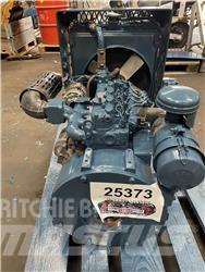 Kubota V800 motor - 4 cyl. エンジン