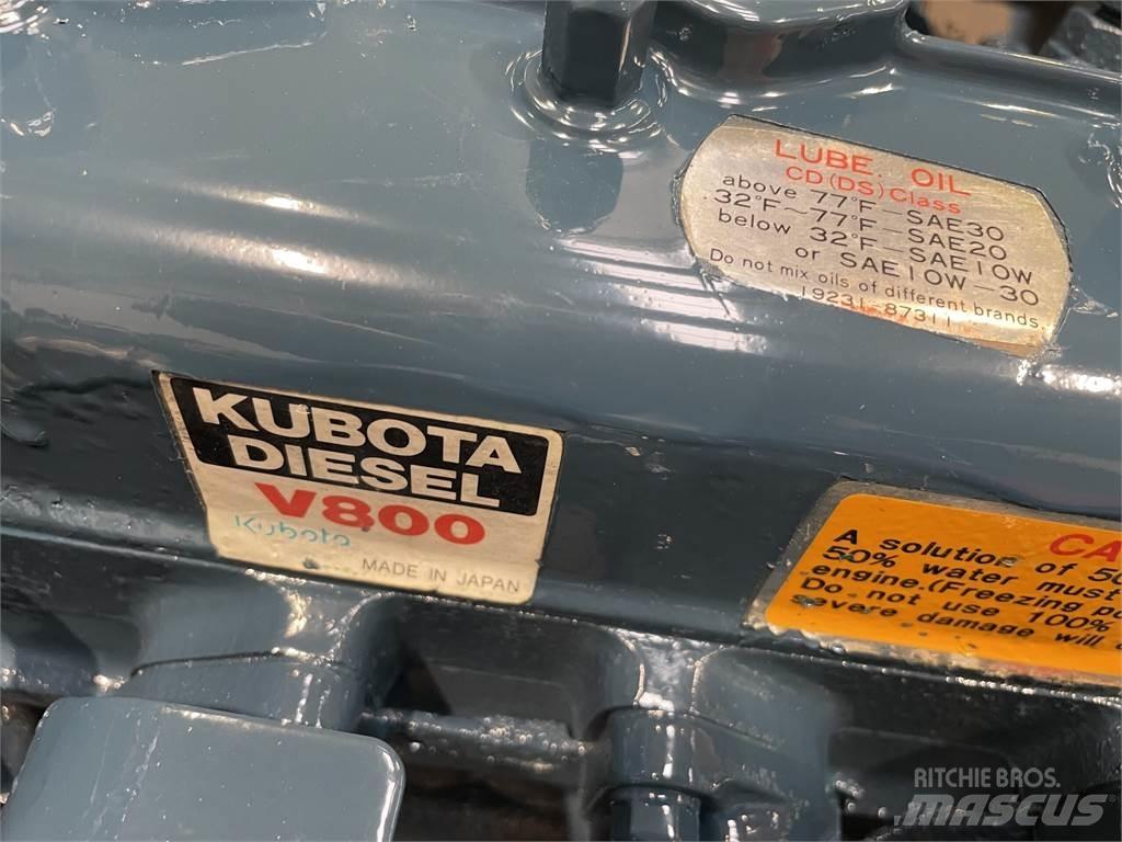 Kubota V800 motor - 4 cyl. エンジン