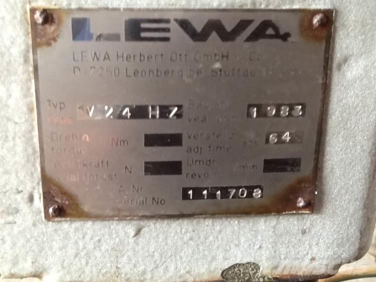 Lewa Type V24HZ pumpe ウォーターポンプ