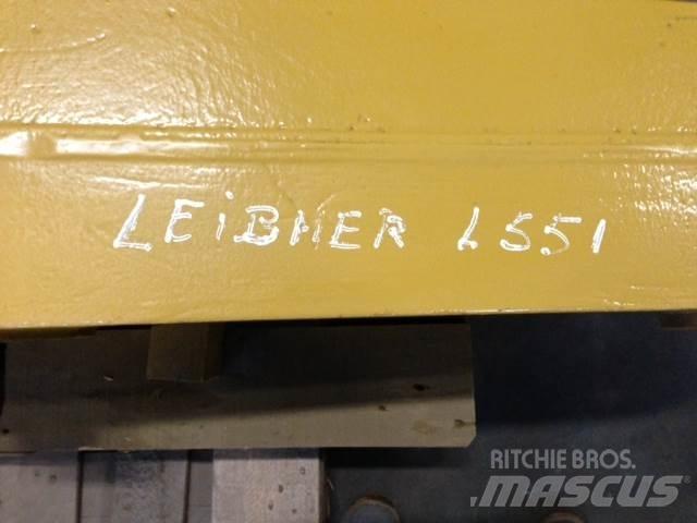 Liebherr L551 Link Arm その他部品
