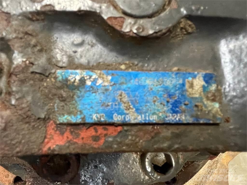 New Holland E485B Køregear トランスミッション