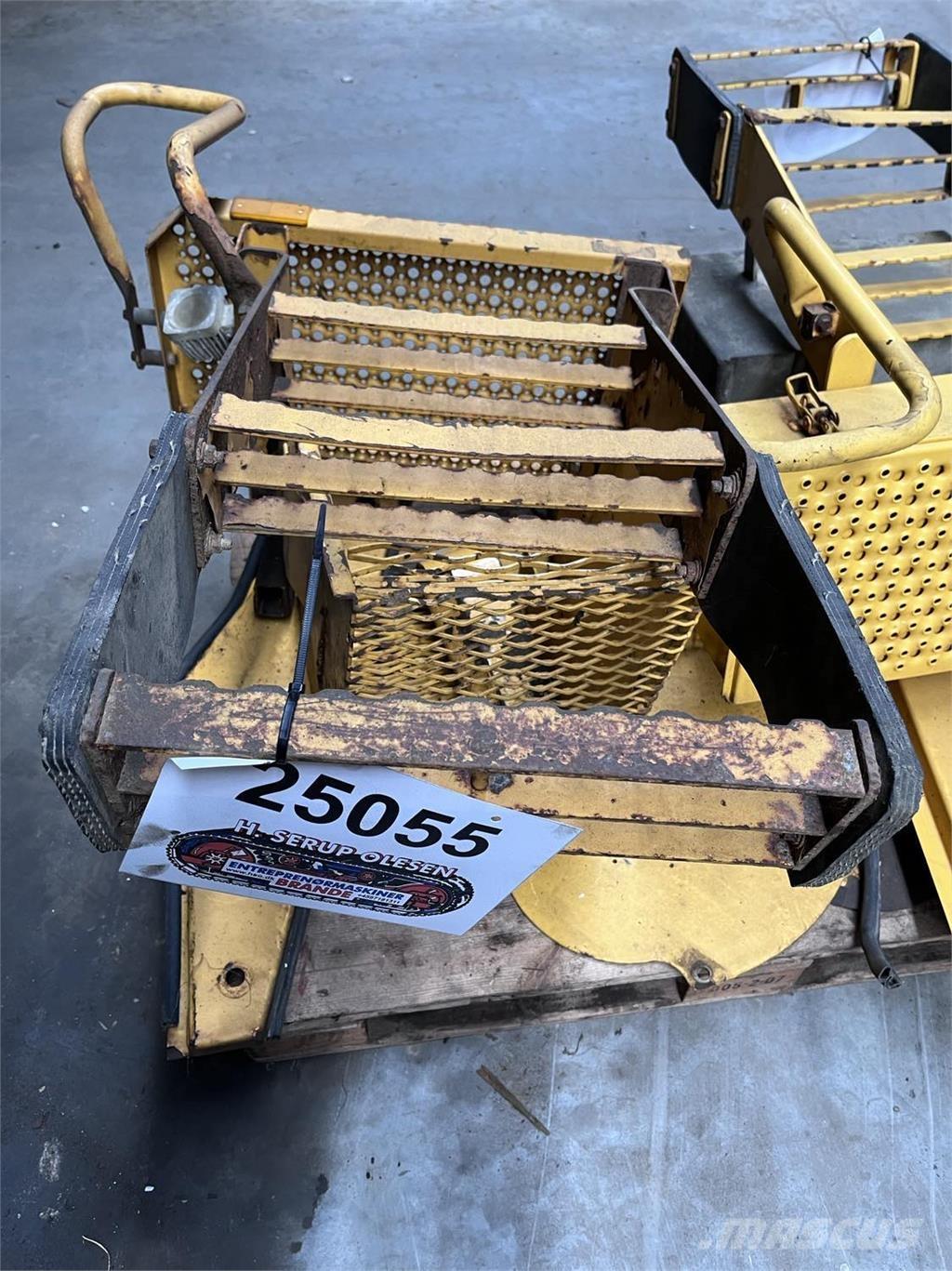  Trappe, Volvo L90E その他部品