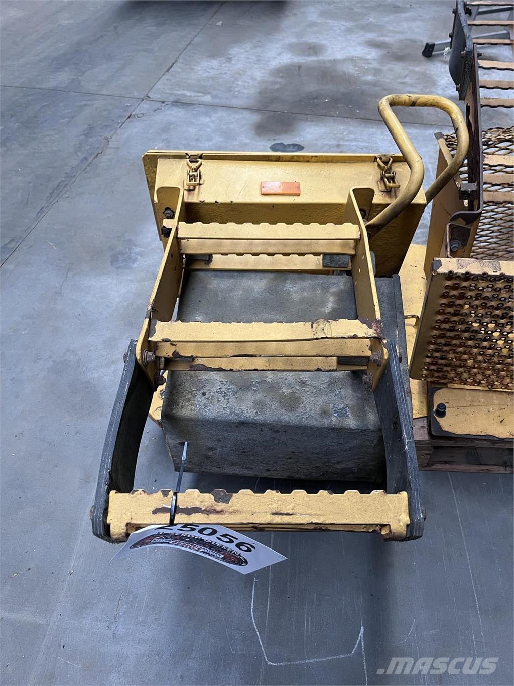  Trappe, Volvo L90E その他部品