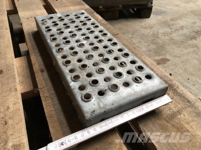  Trin, galvaniserede - 117 stk. その他部品