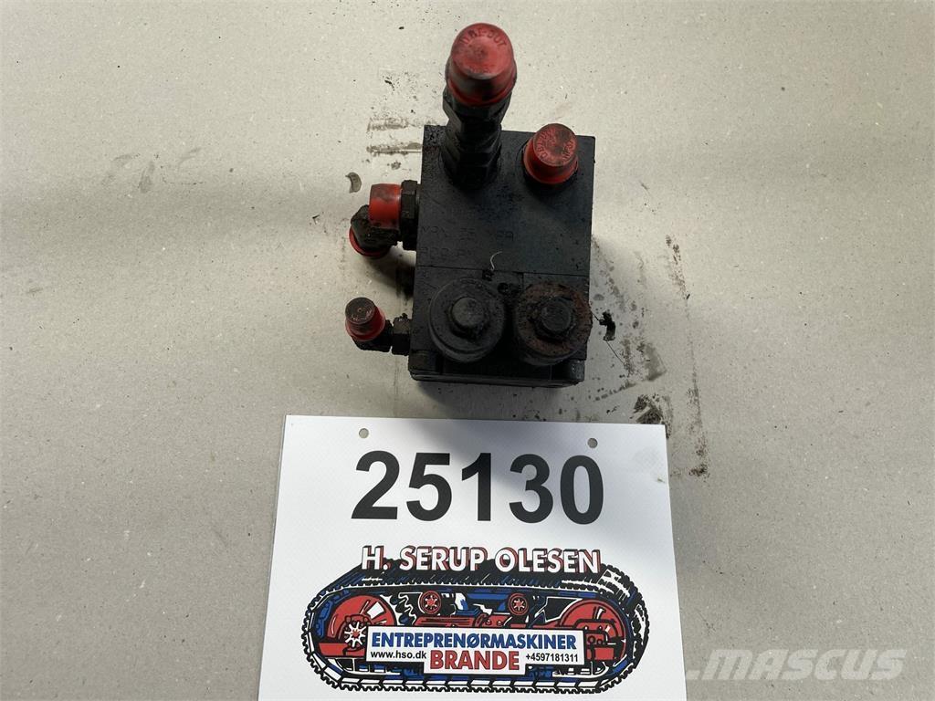  Ventilblok ex. Volvo L120F 油圧機