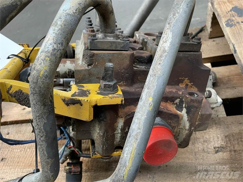 Volvo 4400 hovedventilblok 油圧機
