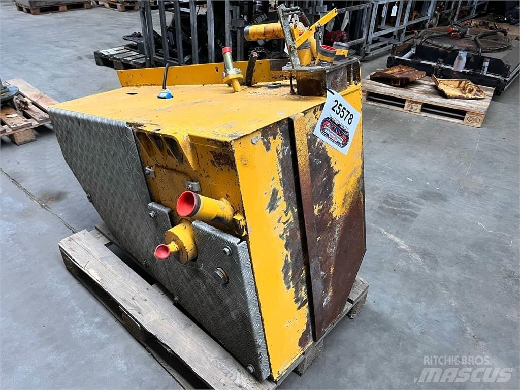 Volvo A35 brændstoftank エンジン