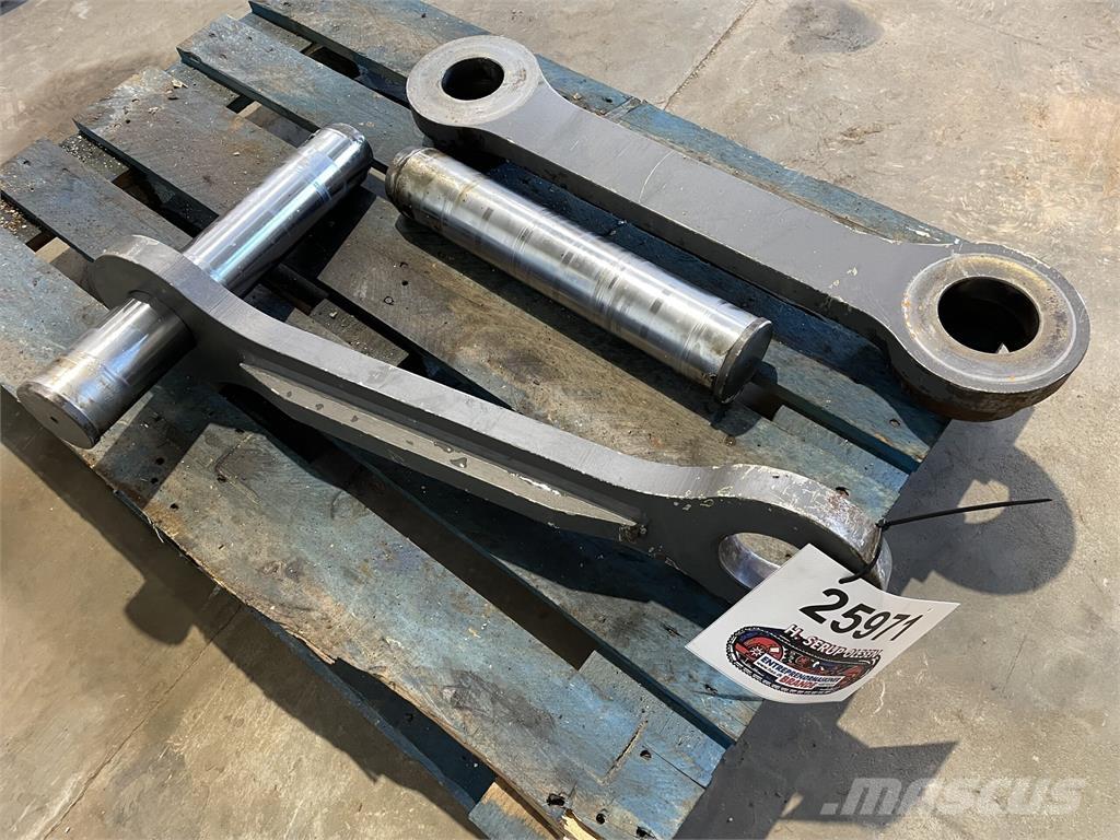 Volvo EC240CL link その他部品