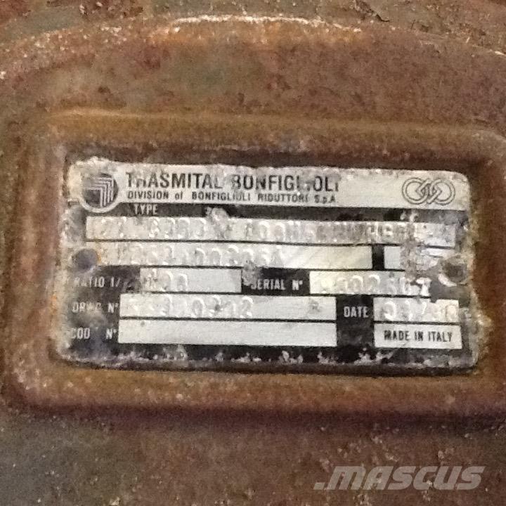 Volvo EC340 Køregear トランスミッション