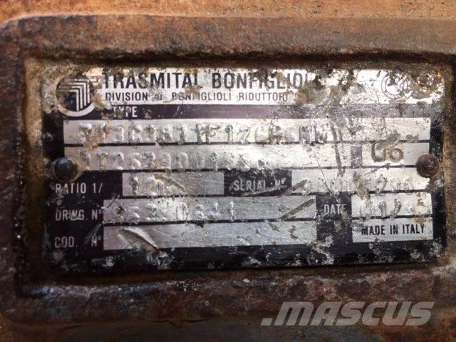 Volvo EC340 Køregear トランスミッション