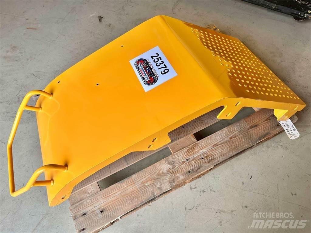 Volvo L120F bagskærm その他部品