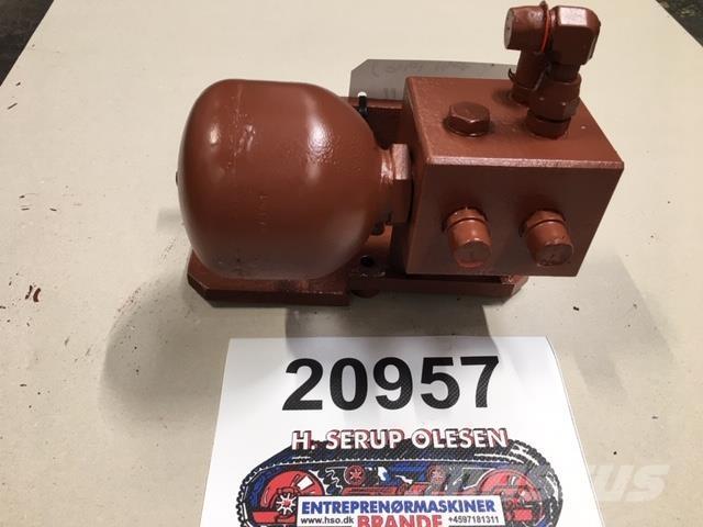 Volvo L180E Accumulator 油圧機