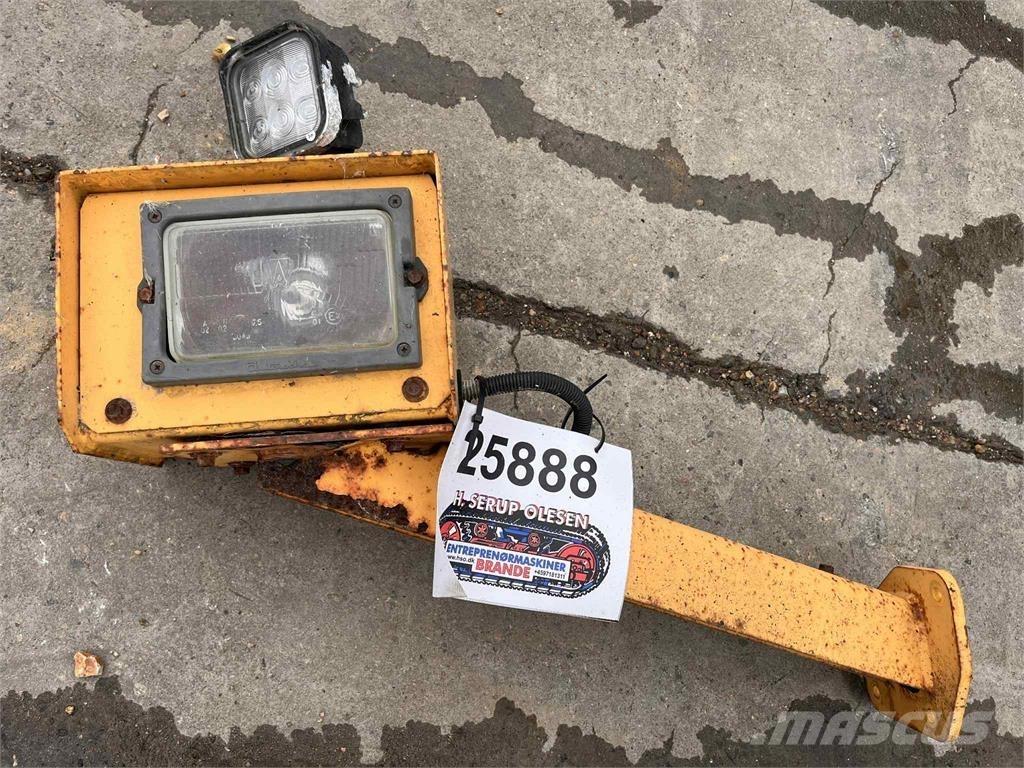 Volvo L220E frontlygte 電子機器