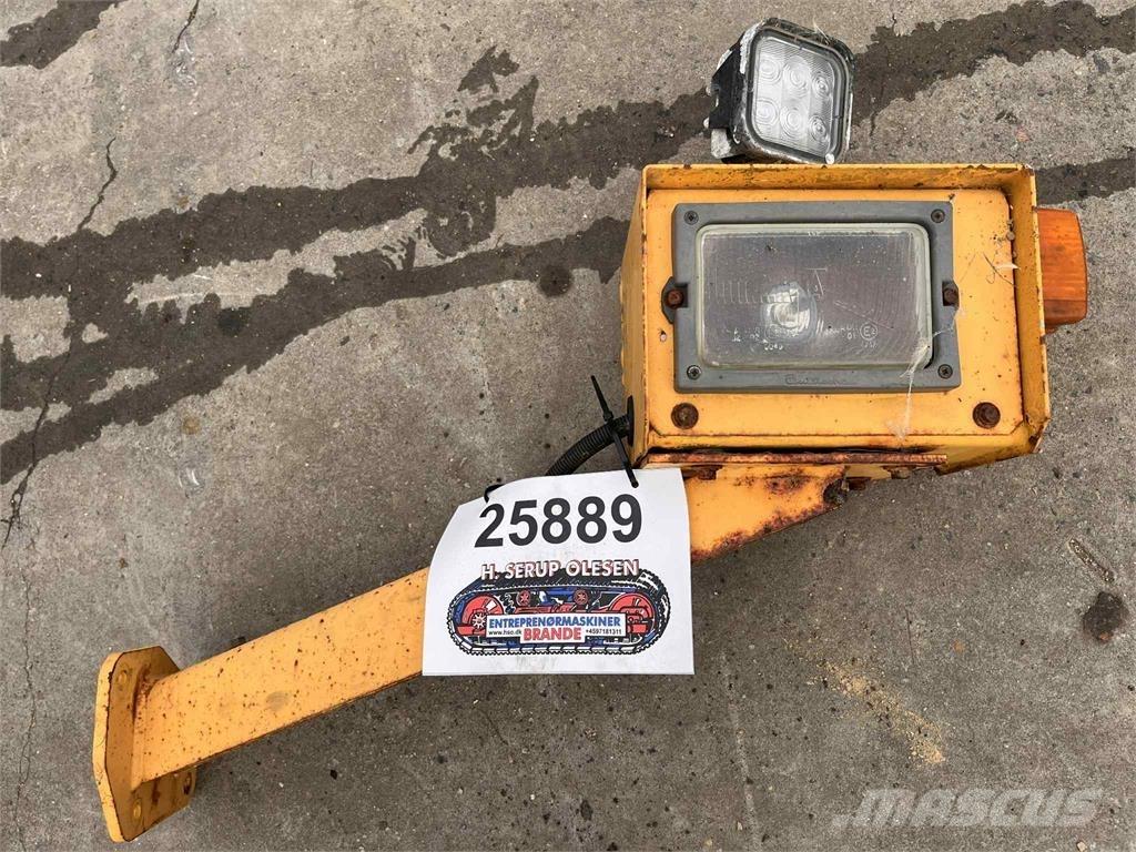 Volvo L220E frontlygte 電子機器