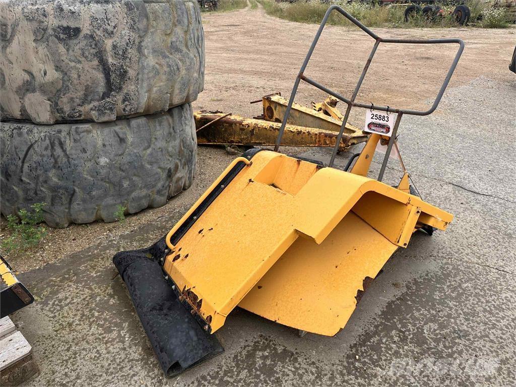 Volvo L220E højre bagskærm その他部品