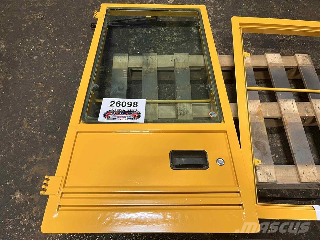 Volvo L70B dør その他部品