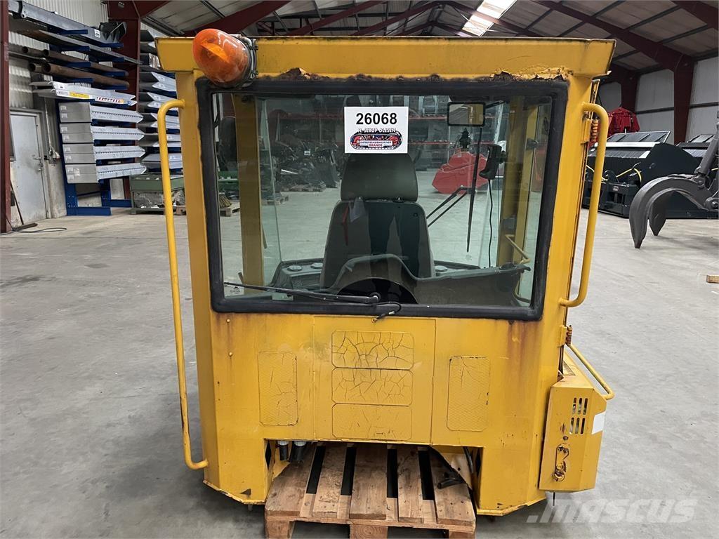 Volvo L70B førerhus その他部品