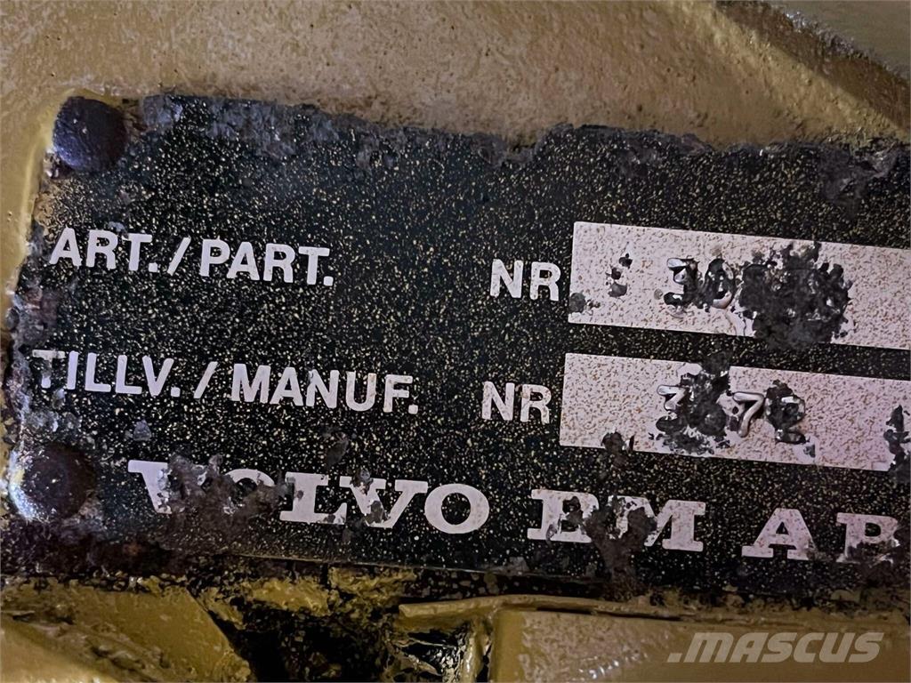 Volvo L90 Transmission トランスミッション