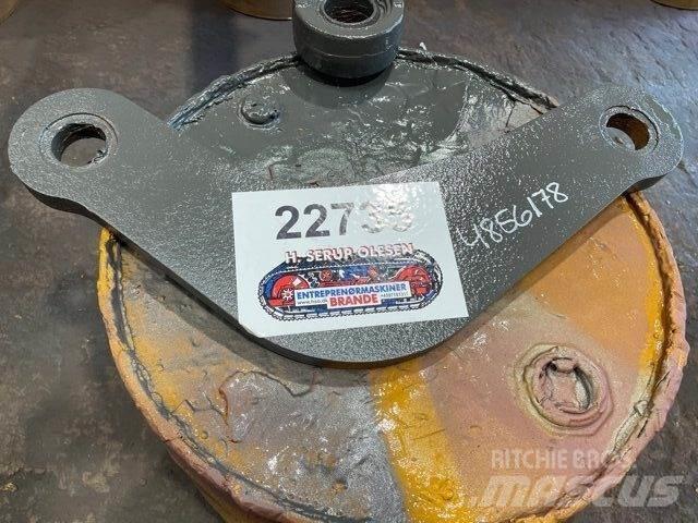 Volvo L90B Link Arm その他部品