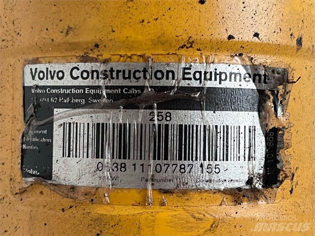 Volvo L90E styrecylinder 油圧機