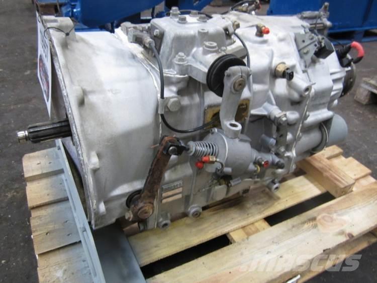 Volvo R1000 gear トランスミッション