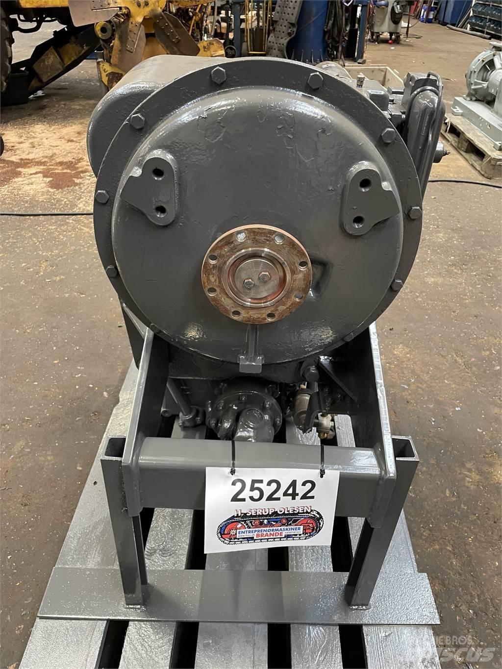 ZF 3WG-180 transmission トランスミッション