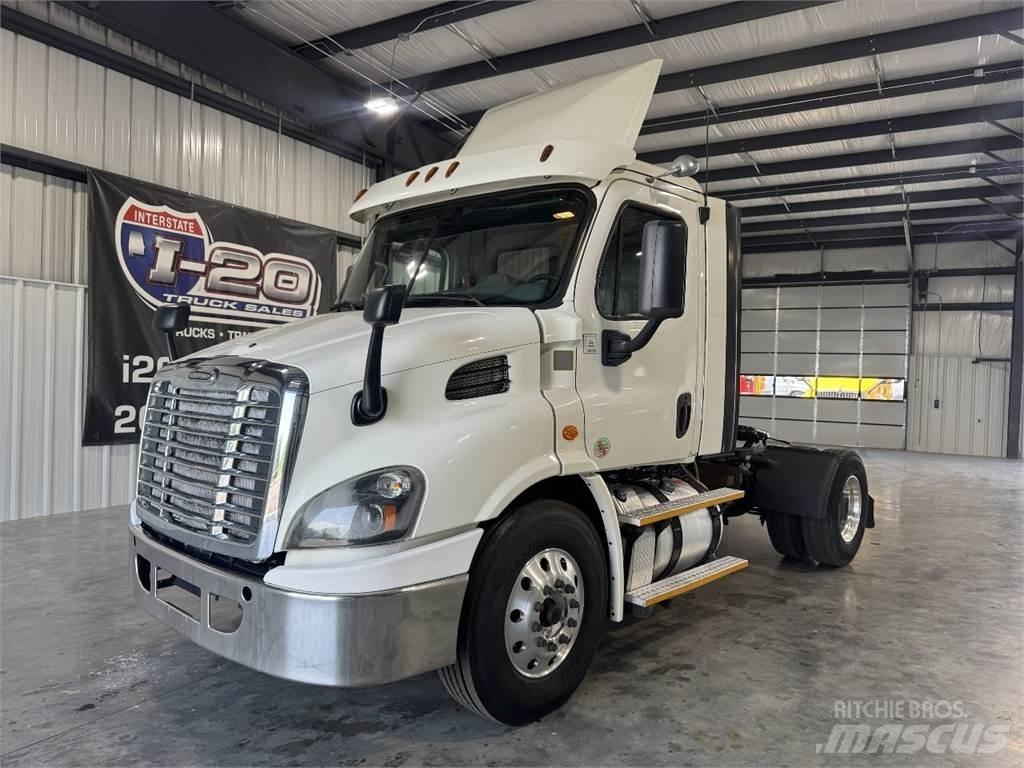 Freightliner CA113 中古トラクターヘッド | トレーラーヘッド