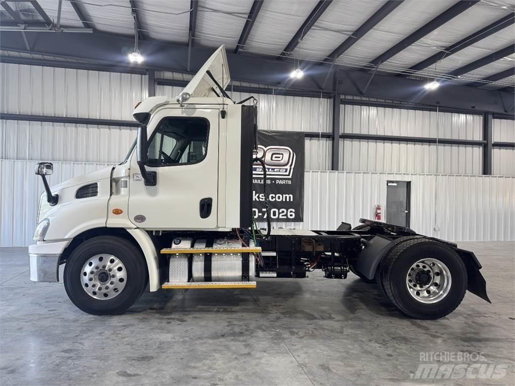 Freightliner CA113 中古トラクターヘッド | トレーラーヘッド