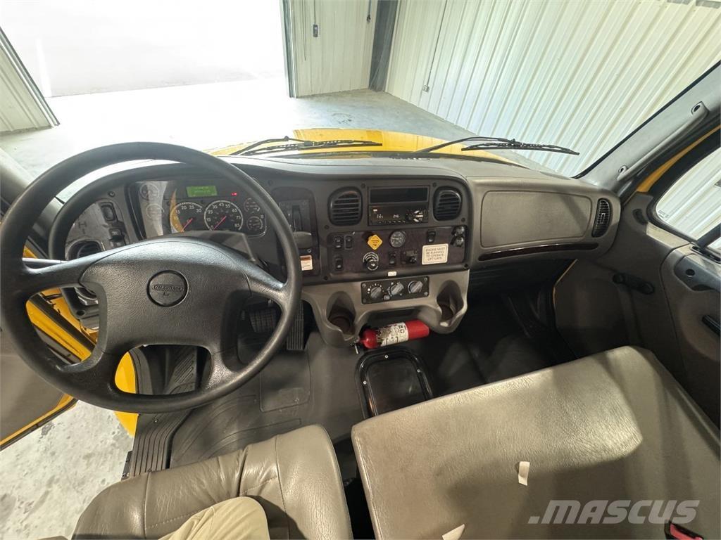 Freightliner M2 ボックスボディー、ウイング、箱車