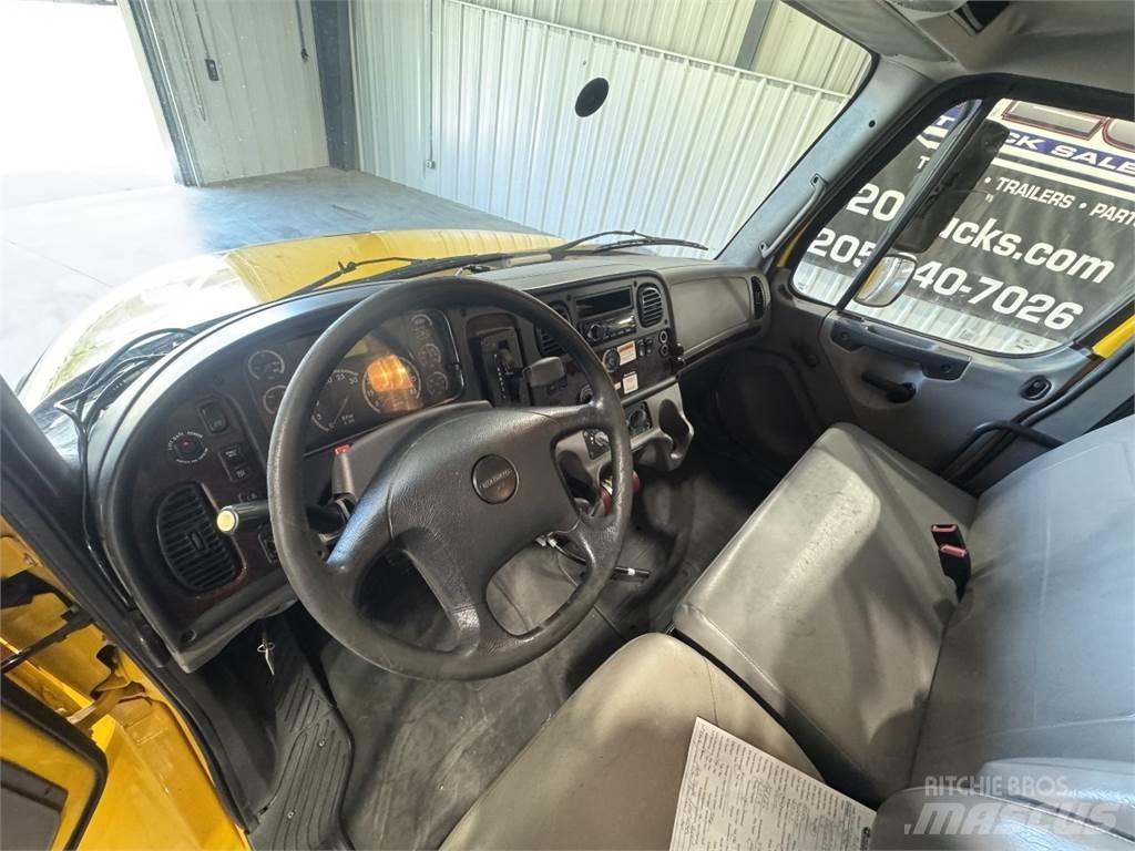 Freightliner M2 106 ボックスボディー、ウイング、箱車